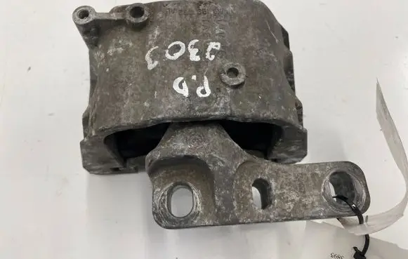 Volkswagen Touran I Engine mount bracket 1K0199262AF