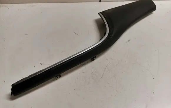 Dashboard glove box trim