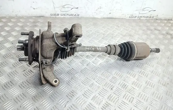 Nissan Qashqai Front wheel hub spindle knuckle