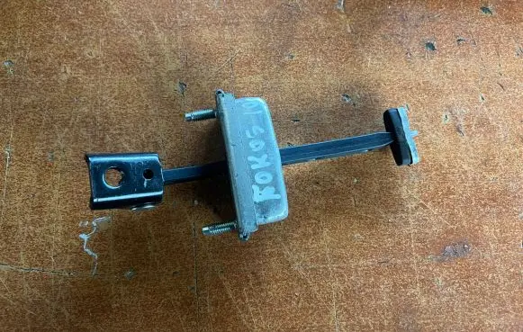 Ford Focus Front door check strap stopper