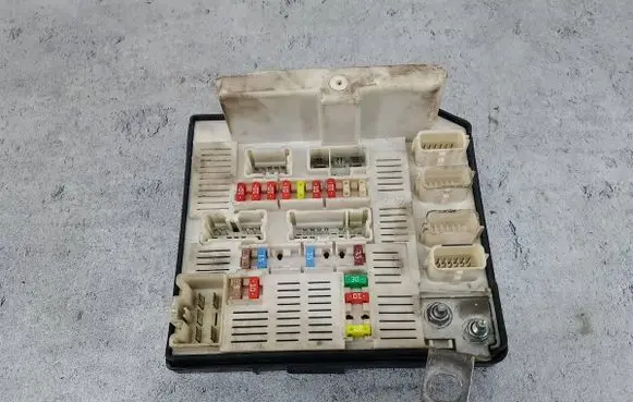 Renault Megane II Central body control module 