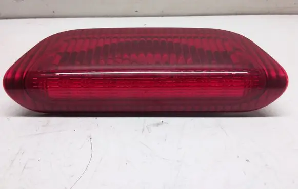 Nissan Juke I F15 Third/center stoplight