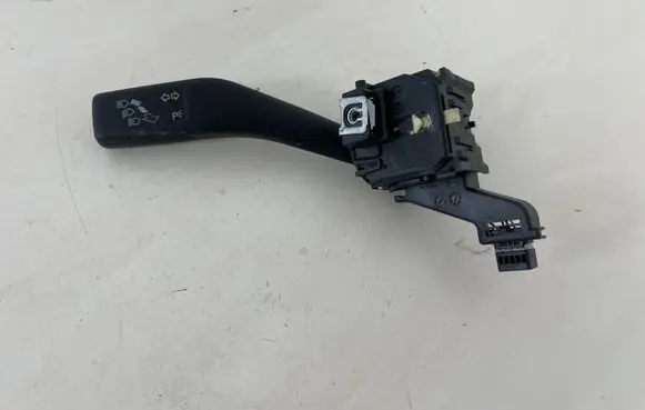 Volkswagen Golf VI Indicator stalk 1K0953513E