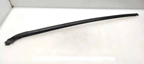 Toyota Avensis Verso Windshield trim