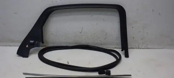 Renault Talisman Rear door window/glass frame 822752865R