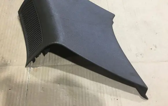 (D)pillar trim (top)