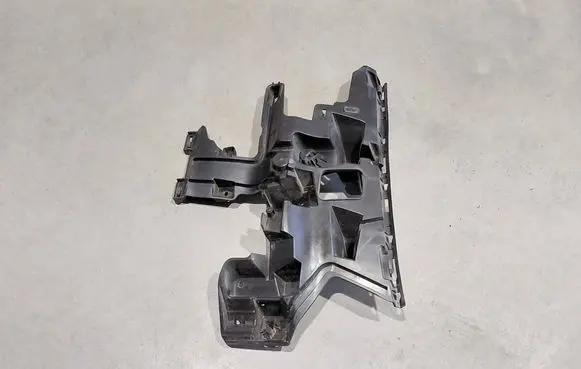 Volvo V40 Front bumper mounting bracket 31347089