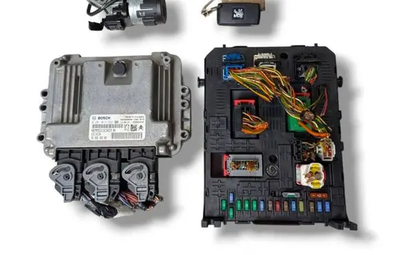 Engine ECU kit and lock set