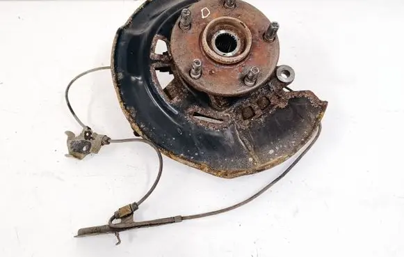 Toyota Prius+ (ZVW40) Front wheel hub