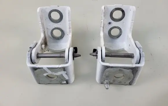 Rear door hinge set