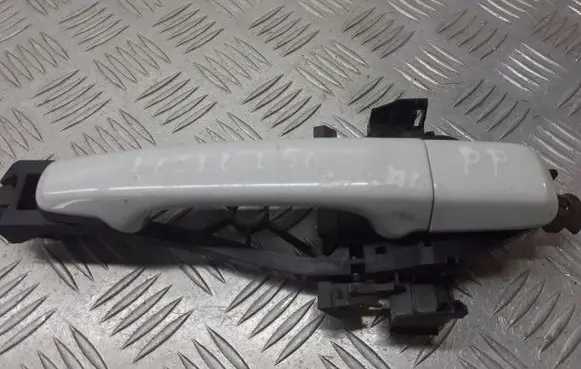 Volvo V50 Front door exterior handle/bracket 30784203