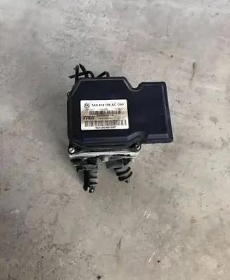 Volkswagen PASSAT B7 ABS Pump 3AA614109AC 17654043 54085622R
