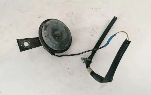 Nissan X-Trail T30 Horn signal e9014020