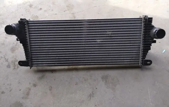 Opel Insignia B Intercooler radiator 84208091