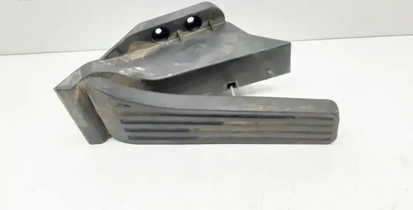 Mercedes-Benz C W204 Accelerator throttle pedal A2043000004