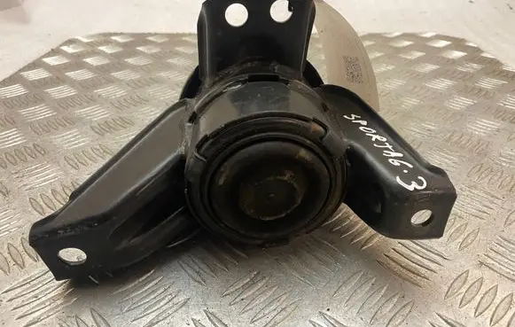 KIA Sportage Engine mount bracket
