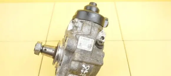 Audi A4 S4 B8 8K Fuel injection high pressure pump 03L130755AC 30SP10