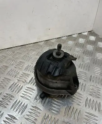 BMW 5 E60 E61 Engine mount bracket 6761092