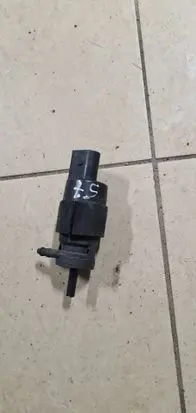 Audi A8 S8 D4 4H Windscreen/windshield washer pump 1K5955651