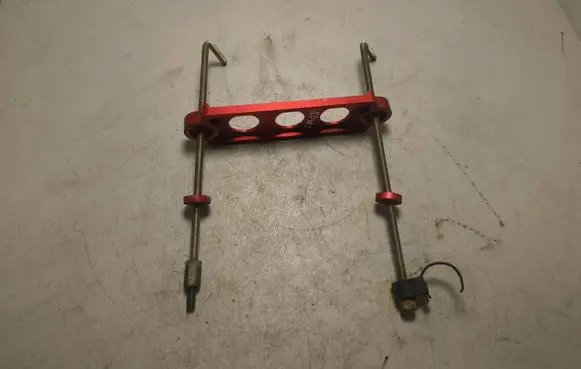 Battery bracket