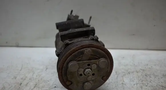 Mini Cooper Countryman R60 Air conditioning (A/C) compressor (pump) 9213175