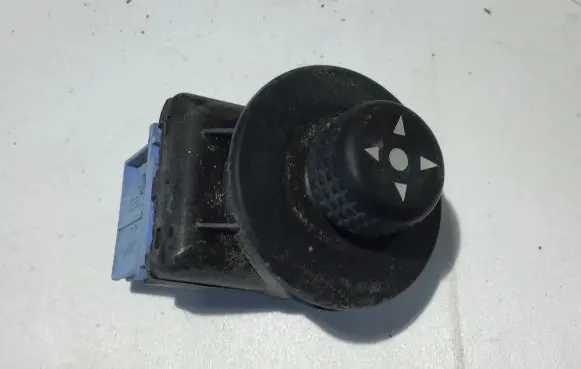 Citroen Berlingo Wing mirror switch 185526
