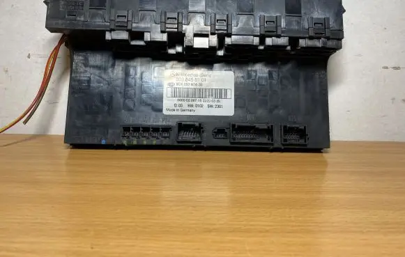 Mercedes-Benz C W203 Fuse box set 5DK00797430 C251