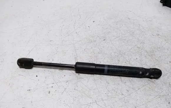 Mazda 3 I Tailgate/trunk strut/damper