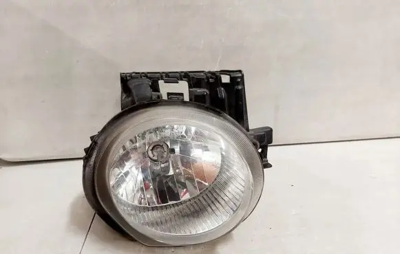 Nissan Juke I F15 Headlight/headlamp