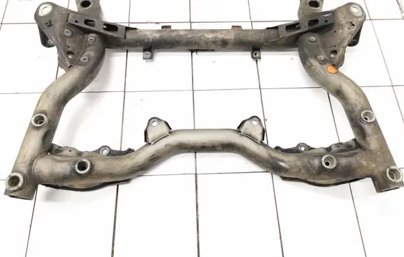 Mercedes-Benz E W212 Front subframe A212628061 A212628062