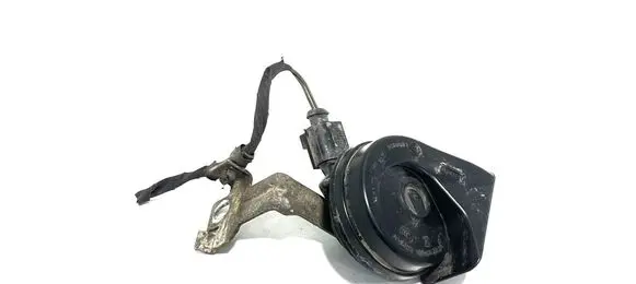 Volkswagen PASSAT B8 Horn signal 3Q0951221 42547 3G0951182A