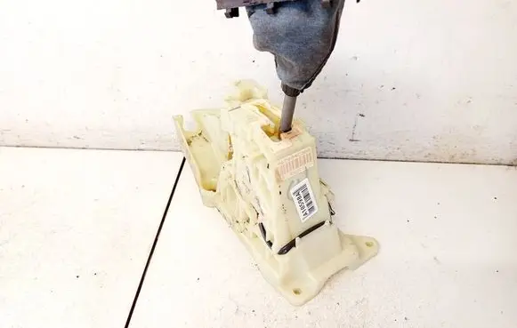 KIA Optima Gear shifter/selector 467004c300
