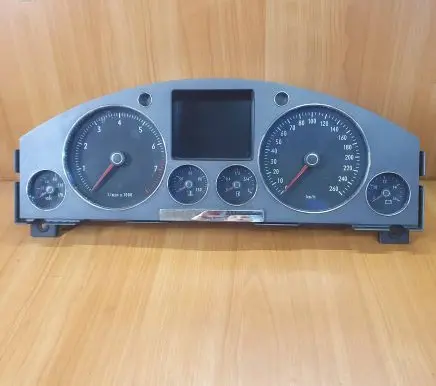 Volkswagen Phaeton Speedometer (instrument cluster) 3D0920880J 0035190048 0263619102