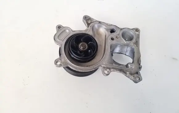 BMW 3 E90 E91 Water pump 781083302