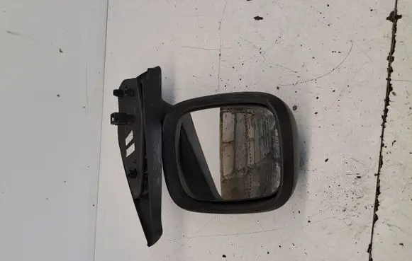Nissan Kubistar Front door electric wing mirror 836157