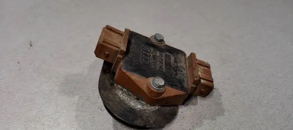 Audi A4 S4 B5 8D Ignition amplifier control unit 4A0905351