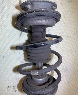 BMW 5 E60 E61 Front shock absorber with coil spring 6775055 E60V001B 105413