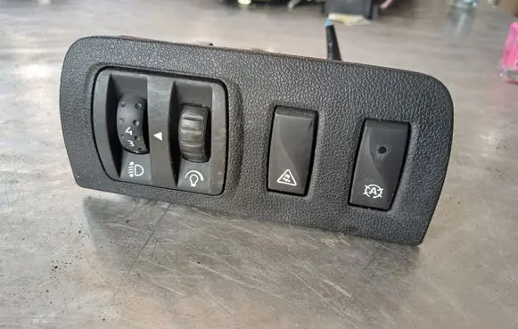 Renault Scenic III - Grand scenic III Headlight level height control switch 648450001R