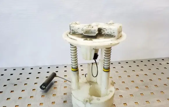 Nissan Note (E11) Fuel level sensor 
