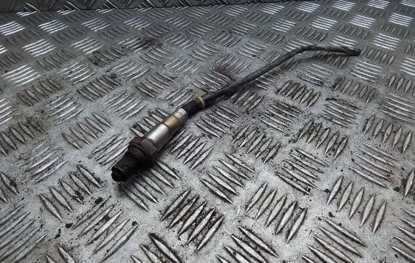 Volkswagen PASSAT B6 Lambda probe sensor 06F906262AA 0258006777