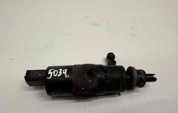 Audi A6 S6 C6 4F Headlight washer pump 3B7955681 0010162V
