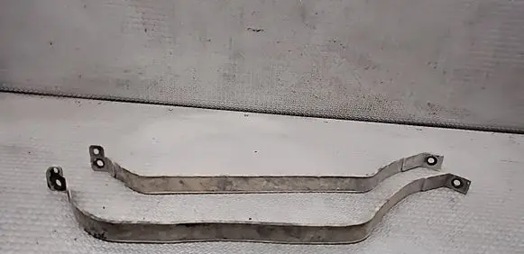 KIA Sportage Fuel tank mounting bracket 