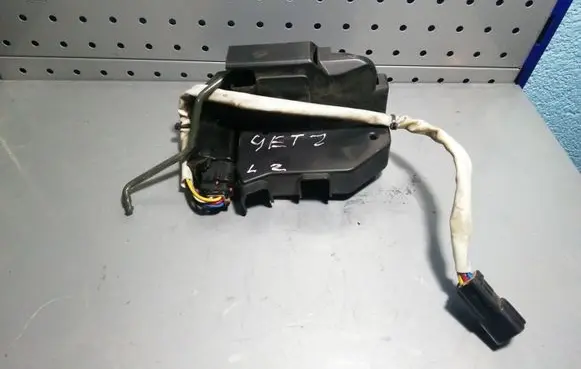 Hyundai Getz Rear door lock