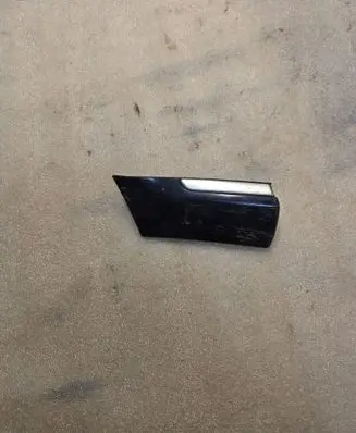 Rear fender molding trim
