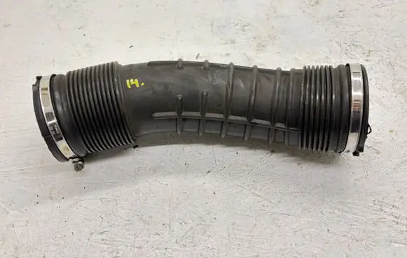 Volvo S80 Air intake hose/pipe 6898050