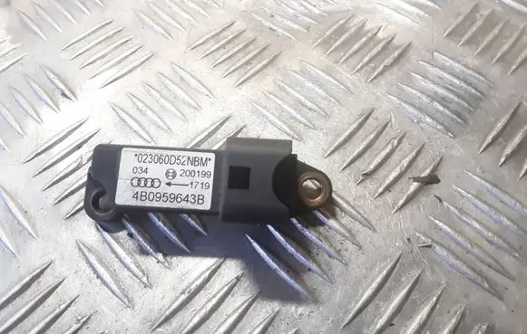 Audi A6 S6 C5 4B Airbag deployment crash/impact sensor 4B0959643B