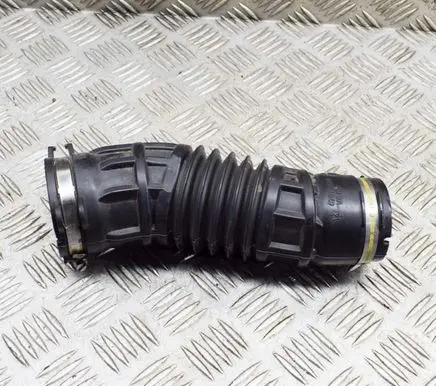 Maserati Levante Air intake hose/pipe 670105376