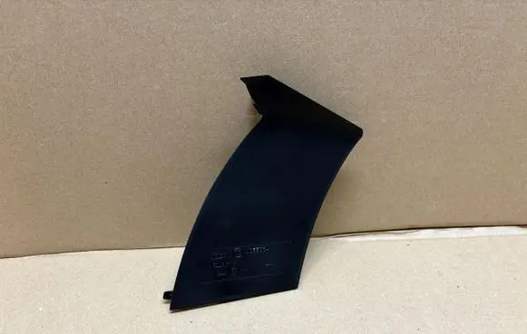 Porsche Cayenne (9PA) Rear/tail light trim molding 95863126100
