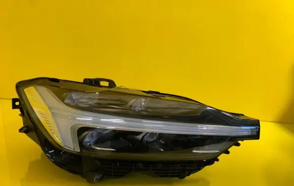 Volvo XC60 Headlight/headlamp 31820412