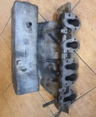 Volkswagen Multivan T4 Intake manifold 023133223E